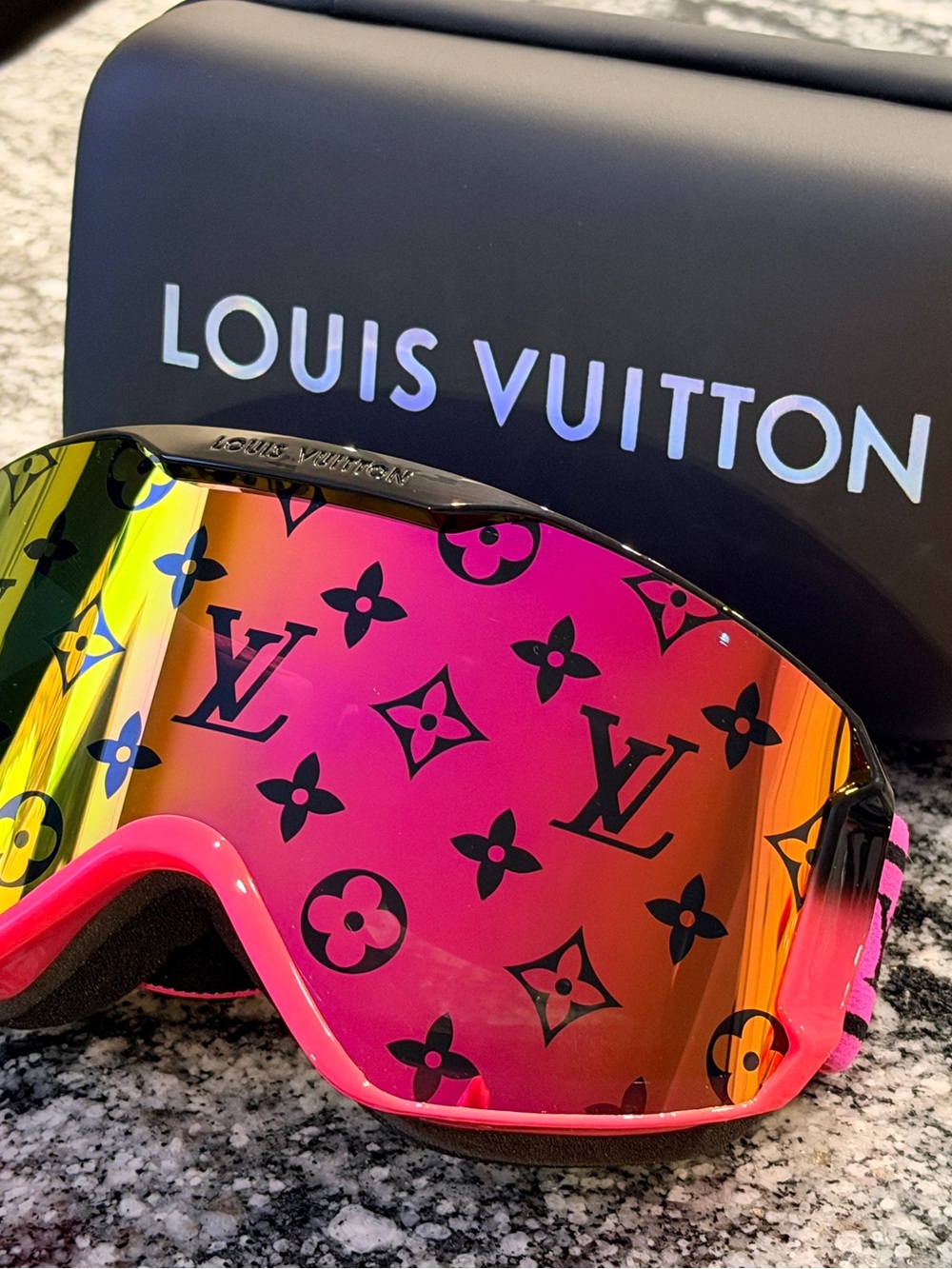 Louis Vuitton - Pink & Black Ski/Snowboard Mask/Goggles, extra lens - NWOT.
